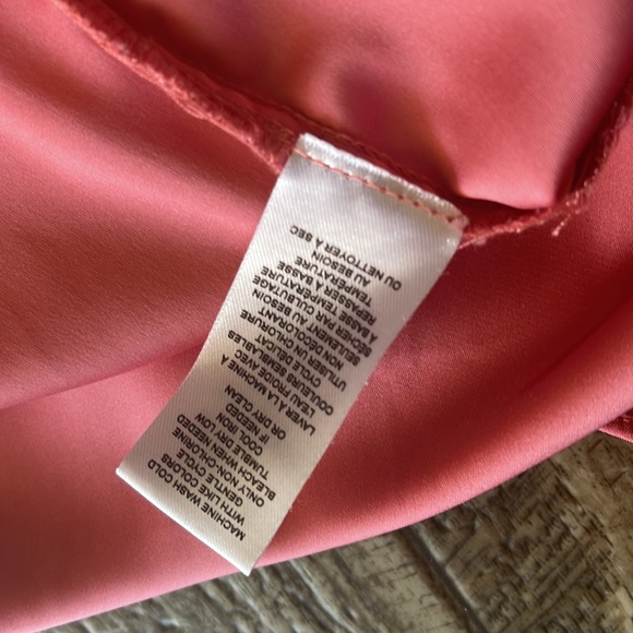 TAHARI BEAUTIFUL WOMEN BLOUSE, SMALL - Picture 13 of 13